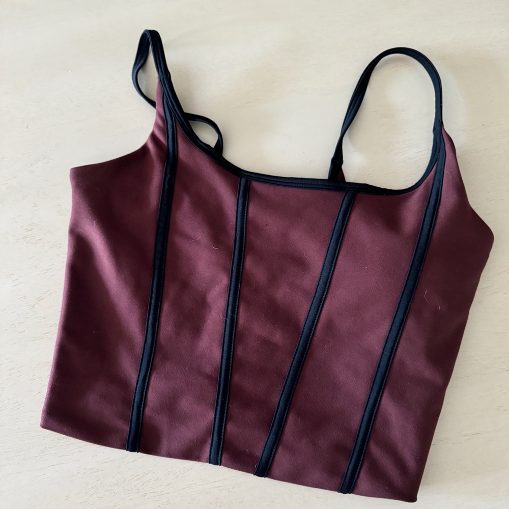 YPB Abercrombie active top